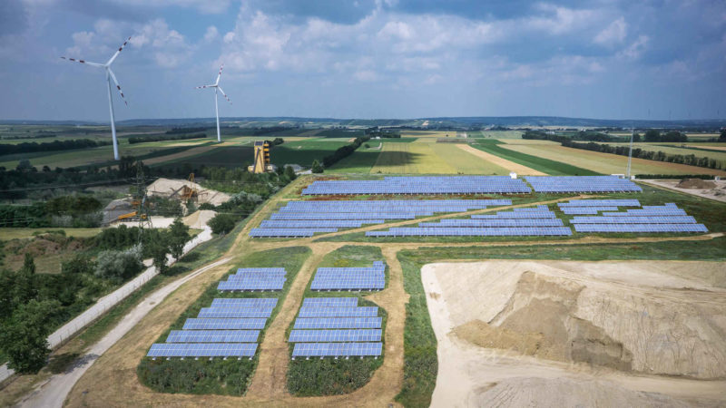 Visualisierung der künftigen Photovoltaikanlage errichtet vom OMV und VERBUND oberhalb Wiens in Niederösterreich