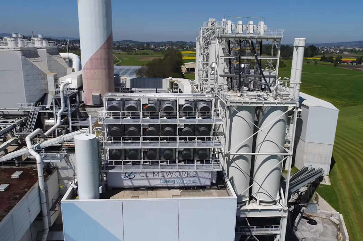 Direkteinfang von CO2 aus der Luft - Anlage in der Schweiz von Climeworks